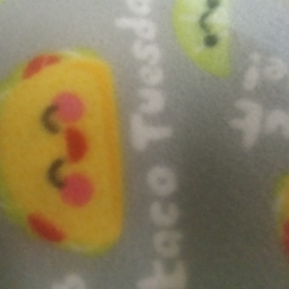 (2) Yards of Yummy Taco-Tastic Fleece Fabric 🌮 🌮 🌮😊 - Picture 6 of 8